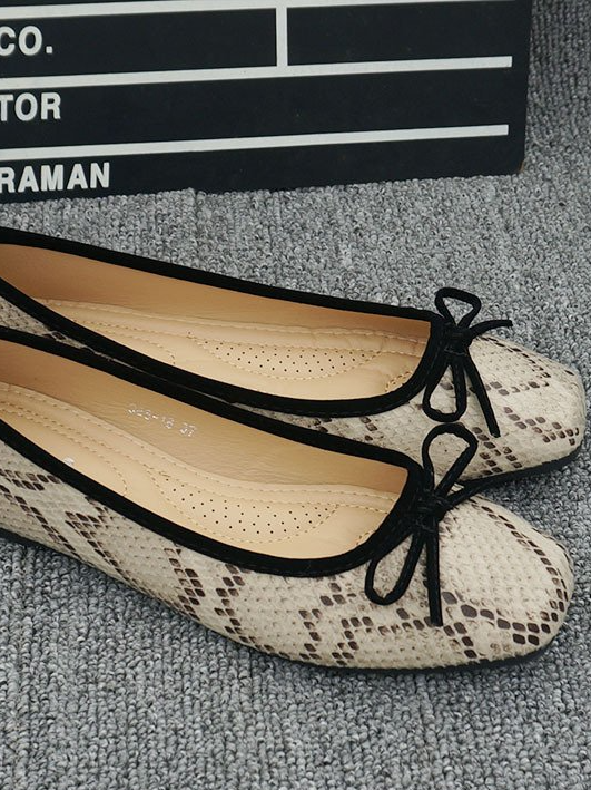 Women Snakeskin All Season Simple Polyester Flat Heel Round Toe Synthetic leather Slip On Shallow Shoes Women's Shoes