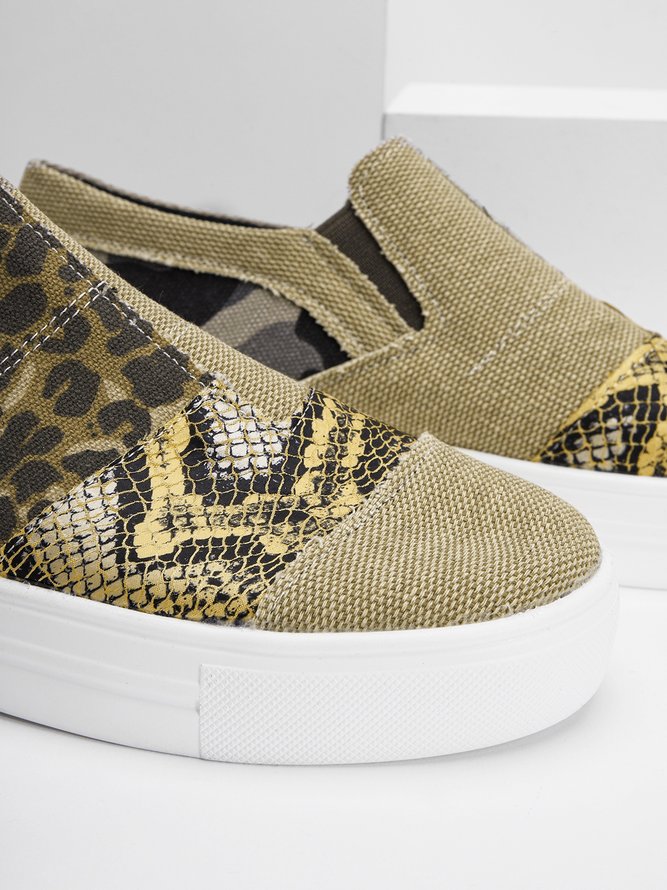 Wear-resistant non-slip women's canvas shoes in Snake print patchwork